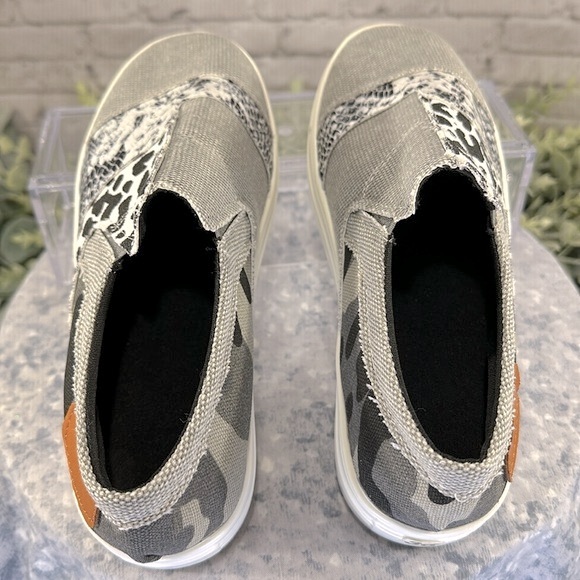 ZoLucky Grey Multimedia & Multicolor Fashion Canvas Casuals WMS 5.5M🩶NWOT🩶 - Picture 7 of 9